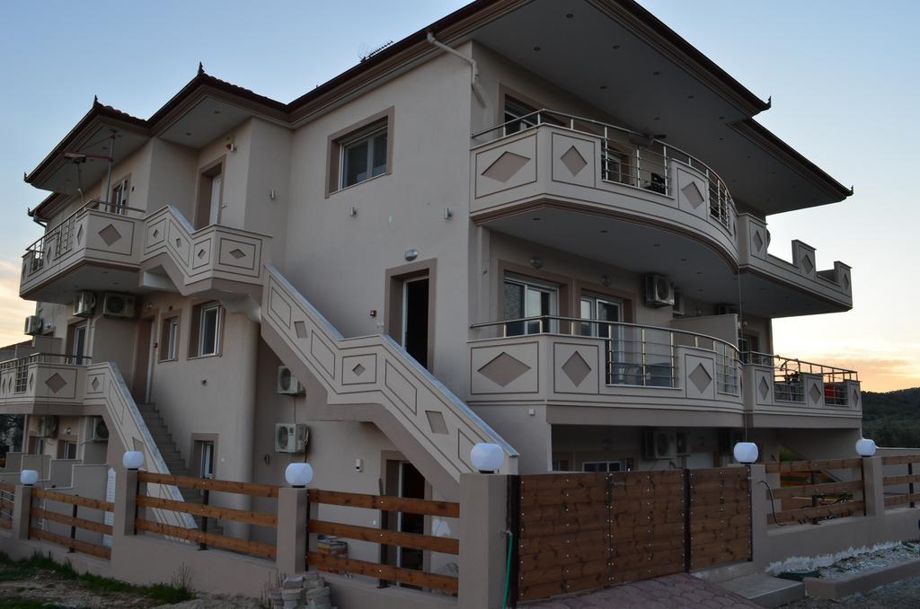 Thassos Grand Villas Apartments & Studios يميناريا المظهر الخارجي الصورة